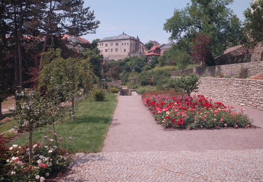 Opravený park u Vlašského dvora